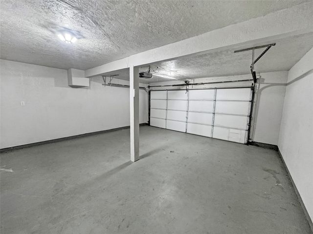 10027 Glenkirk Drive, Houston, TX 77089