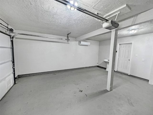 10027 Glenkirk Drive, Houston, TX 77089