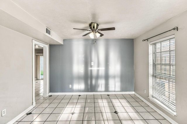 10027 Glenkirk Drive, Houston, TX 77089