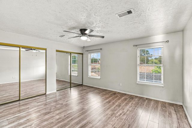 10027 Glenkirk Drive, Houston, TX 77089