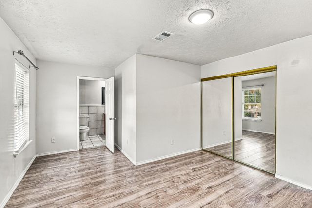 10027 Glenkirk Drive, Houston, TX 77089
