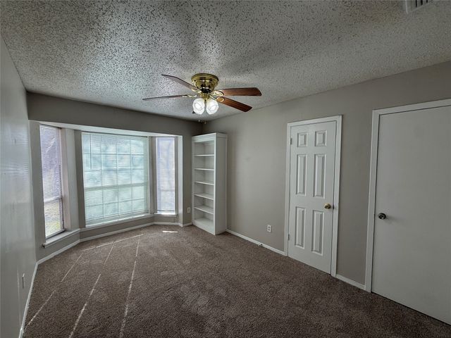 250 N Bryan Circle, Mesquite, TX 75149