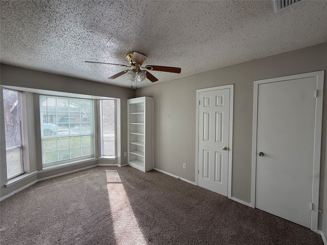 250 N Bryan Circle, Mesquite, TX 75149