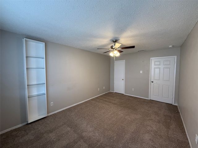 250 N Bryan Circle, Mesquite, TX 75149