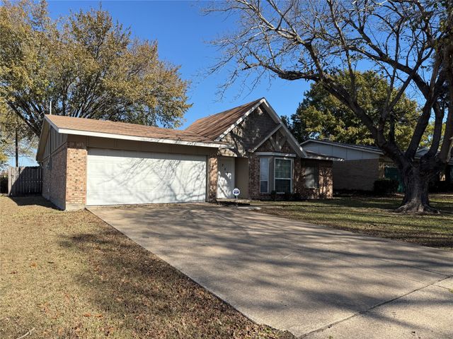 250 N Bryan Circle, Mesquite, TX 75149