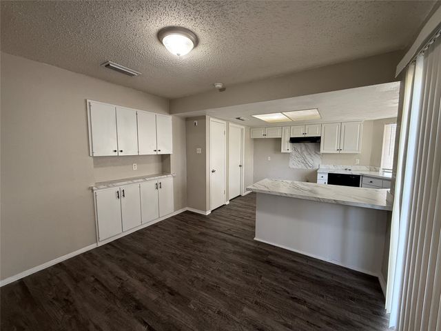 250 N Bryan Circle, Mesquite, TX 75149