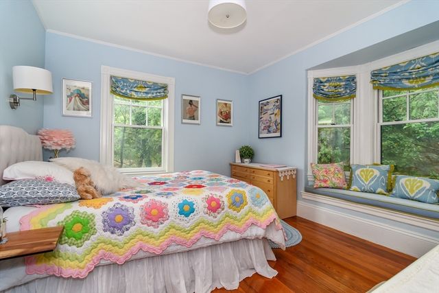 18 Eaton Court, Wellesley, MA 02481