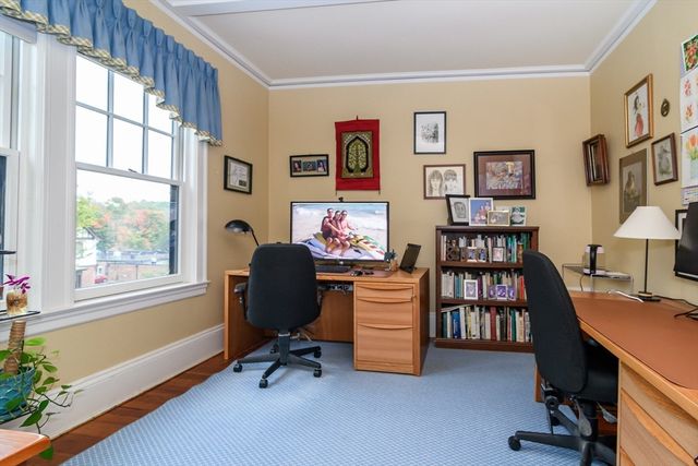 18 Eaton Court, Wellesley, MA 02481