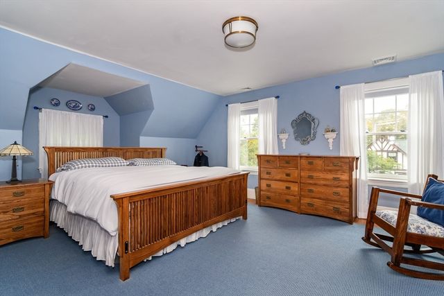 18 Eaton Court, Wellesley, MA 02481