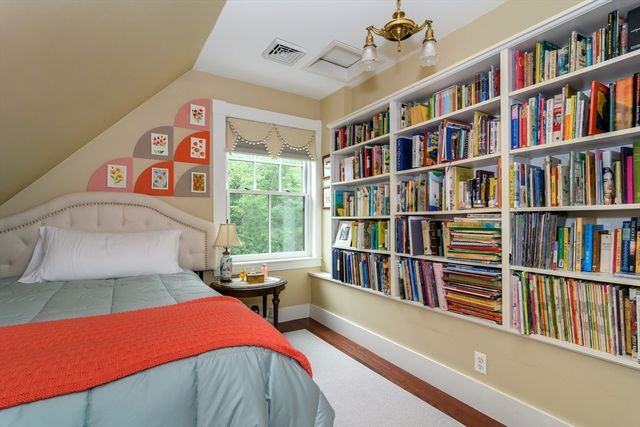 18 Eaton Court, Wellesley, MA 02481