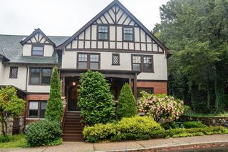 18 Eaton Court, Wellesley, MA 02481