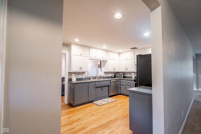 4844 E 71st Street, Indianapolis, IN 46220