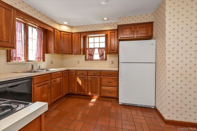 2530 Parkview Place, Baldwin, NY 11510