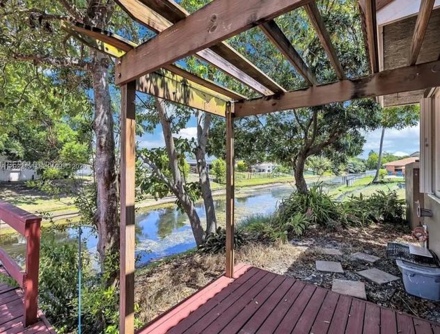 611 NW 42nd Ave, Coconut Creek, FL 33066