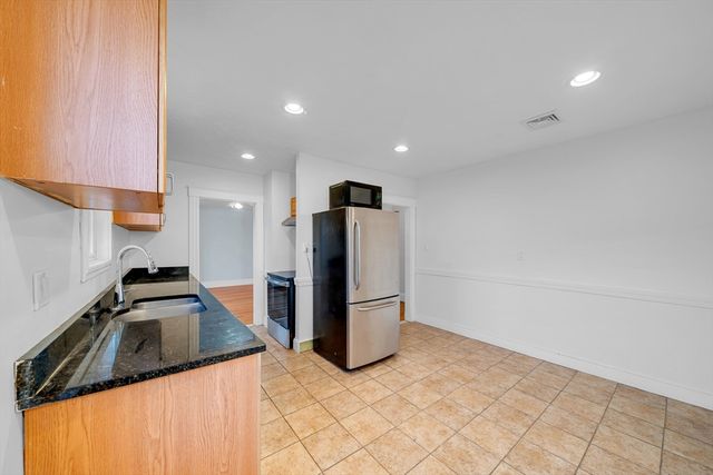 127 Henry Ave 2A, Lynn, MA 01902