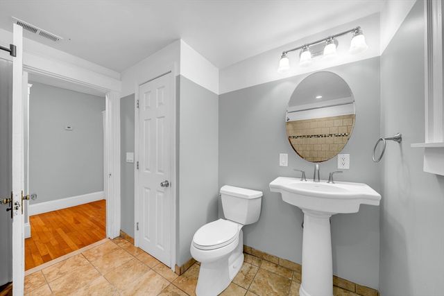 127 Henry Ave 2A, Lynn, MA 01902