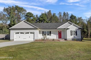 253 Deer Haven Drive, Richlands, NC 28574