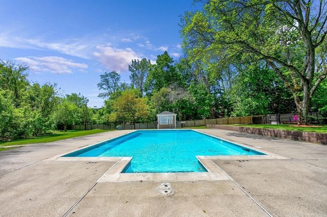 200 Swanton St 705, Winchester, MA 01890