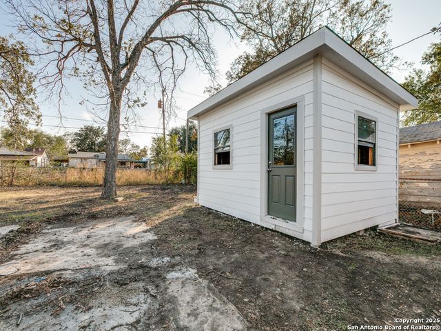 930 Schley Ave, San Antonio, TX 78210
