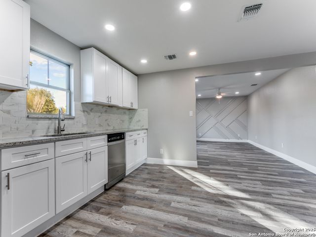 930 Schley Ave, San Antonio, TX 78210