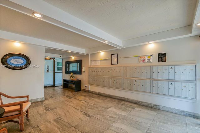 6200 NW 44th St 301, Lauderhill, FL 33319