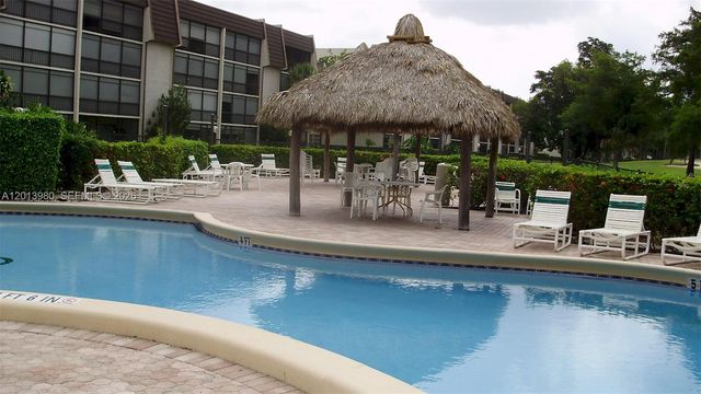 6200 NW 44th St 301, Lauderhill, FL 33319