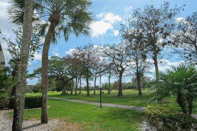 6200 NW 44th St 301, Lauderhill, FL 33319