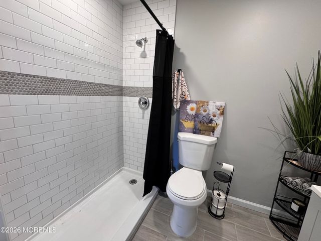 8 Palm Springs Court, Toms River, NJ 08753