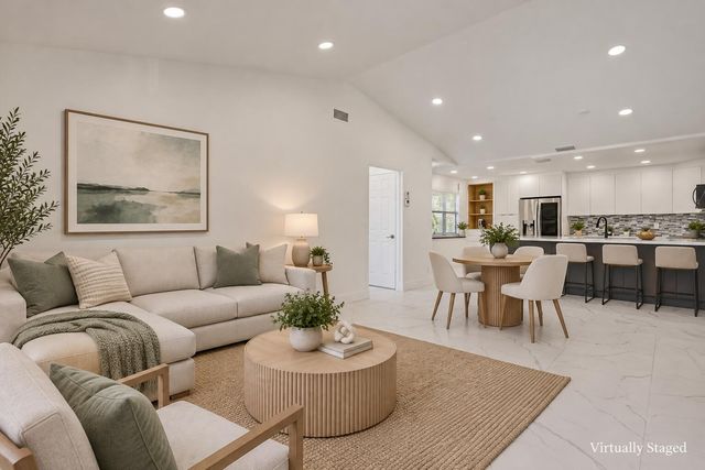 7690 Tahiti Lane 202, Lake Worth, FL 33467