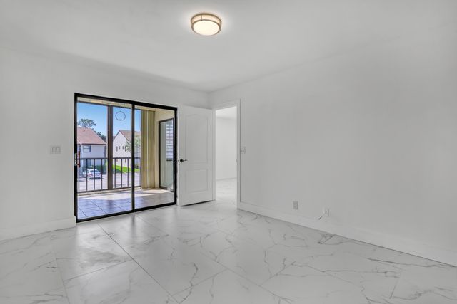 7690 Tahiti Lane 202, Lake Worth, FL 33467