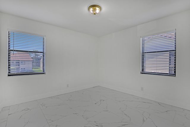 7690 Tahiti Lane 202, Lake Worth, FL 33467