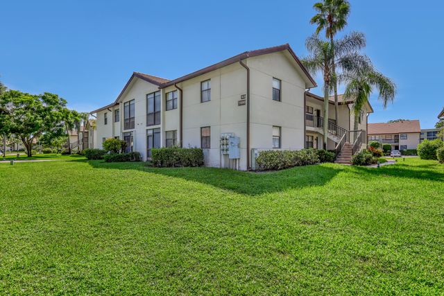 7690 Tahiti Lane 202, Lake Worth, FL 33467