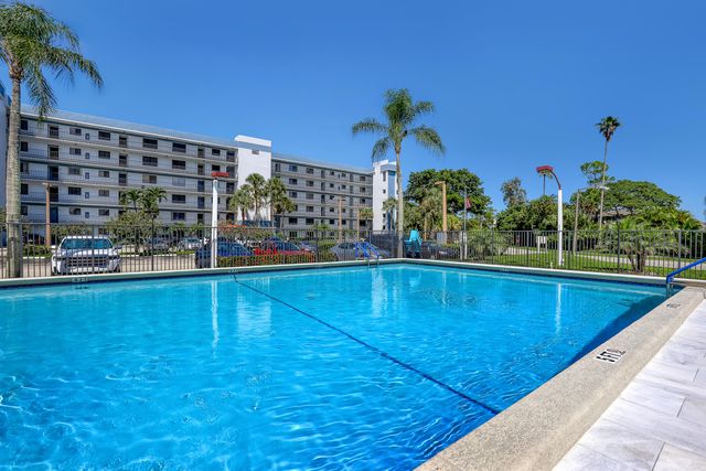 7690 Tahiti Lane 202, Lake Worth, FL 33467