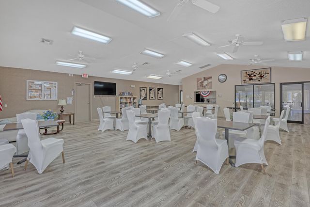 7690 Tahiti Lane 202, Lake Worth, FL 33467