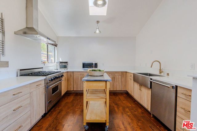 335 Morro Hills Road, Fallbrook, CA 92028