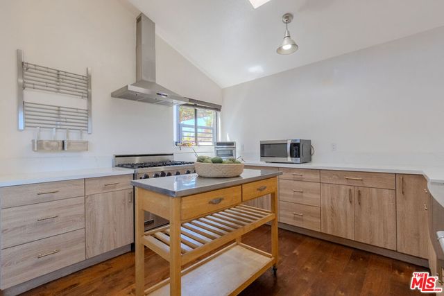 335 Morro Hills Road, Fallbrook, CA 92028
