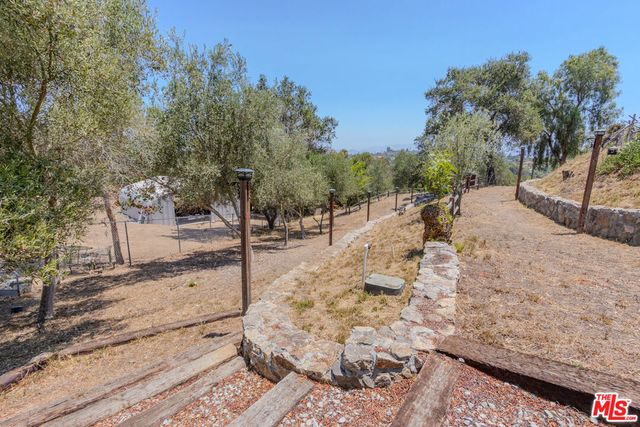 335 Morro Hills Road, Fallbrook, CA 92028