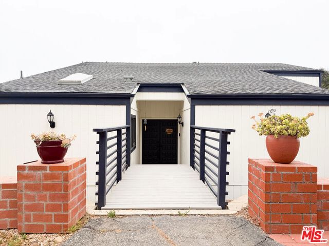 335 Morro Hills Road, Fallbrook, CA 92028