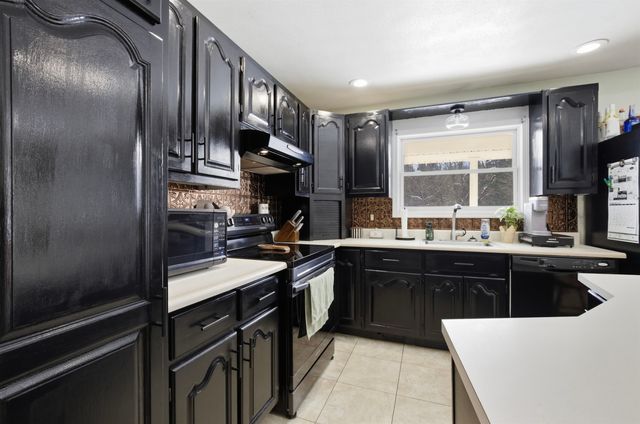 438 Canaan Hill Road, Canaan, VT 05903