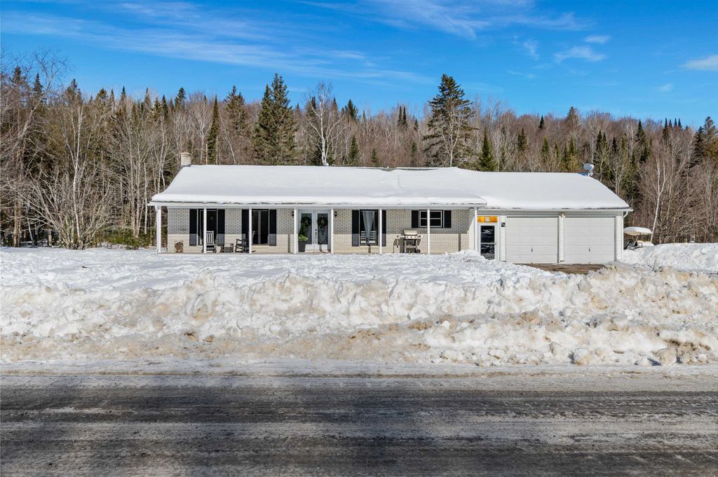 438 Canaan Hill Road, Canaan, VT 05903
