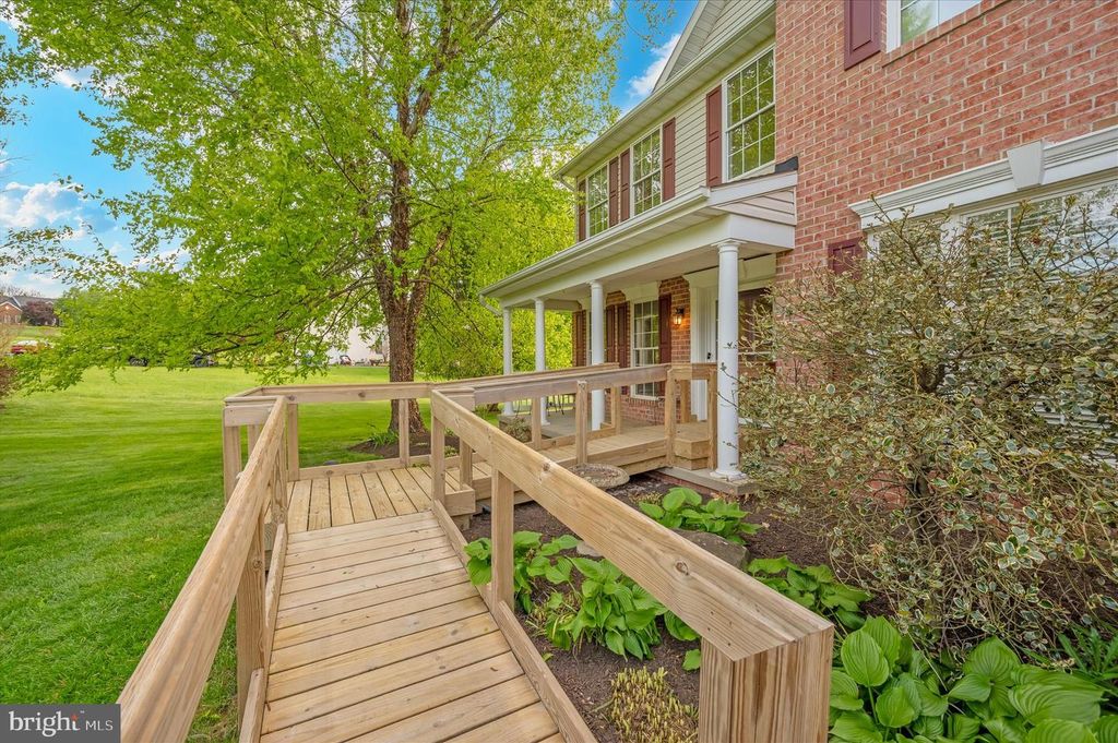 Image 2 of property listing at 4224 IROQUOIS DR, Westminster, MD 21157