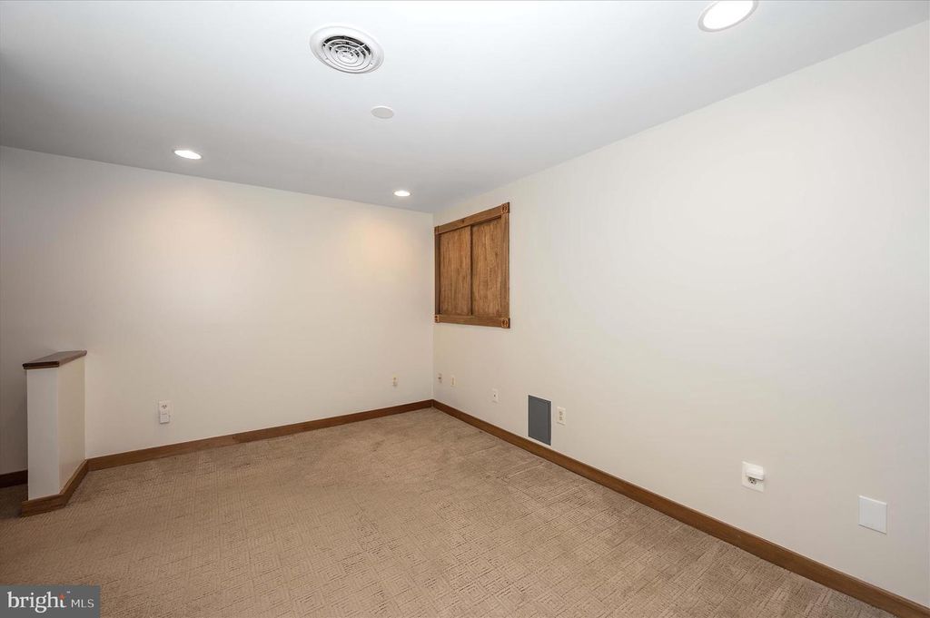Image 68 of property listing at 4224 IROQUOIS DR, Westminster, MD 21157