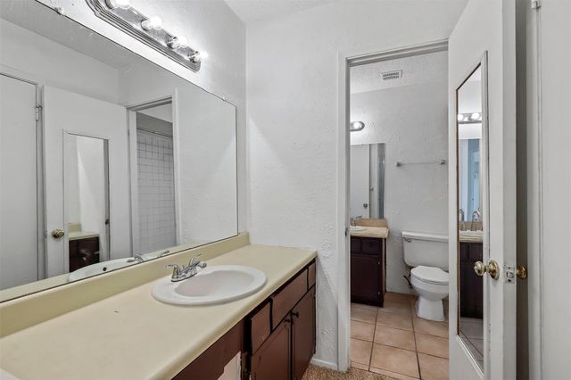 2160 Fleur De Lis Court, Arlington, TX 76012