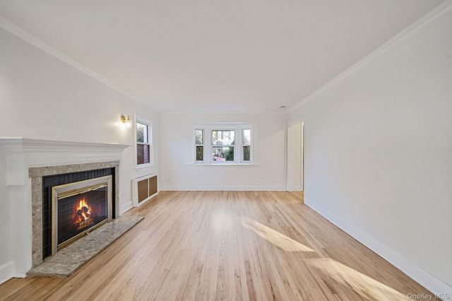 25 Oxford Drive, Freeport, NY 11520