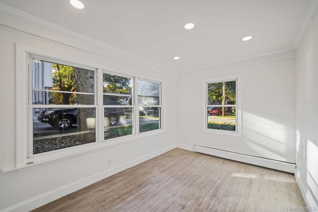 25 Oxford Drive, Freeport, NY 11520