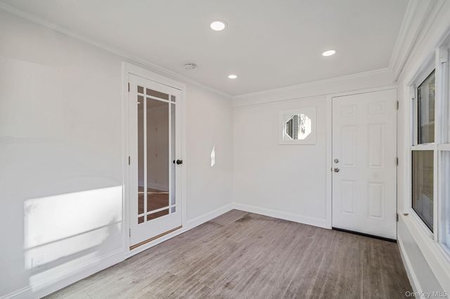 25 Oxford Drive, Freeport, NY 11520