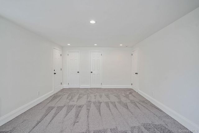 25 Oxford Drive, Freeport, NY 11520