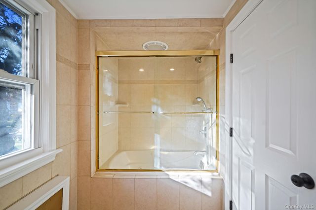 25 Oxford Drive, Freeport, NY 11520