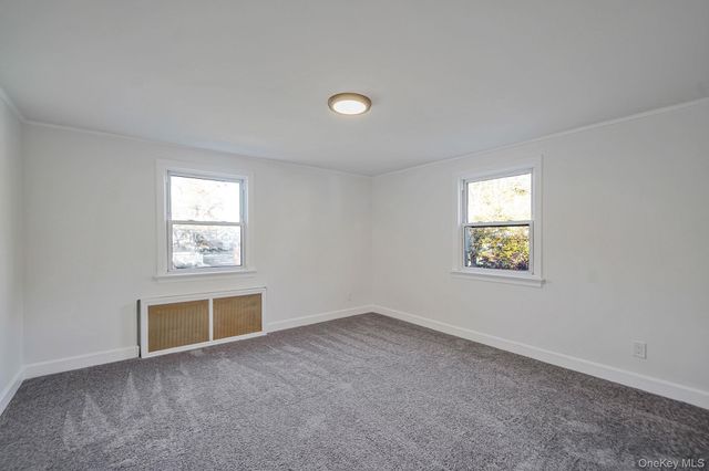 25 Oxford Drive, Freeport, NY 11520