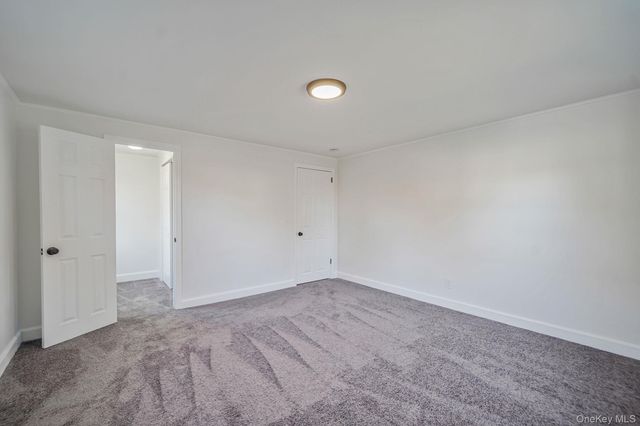 25 Oxford Drive, Freeport, NY 11520